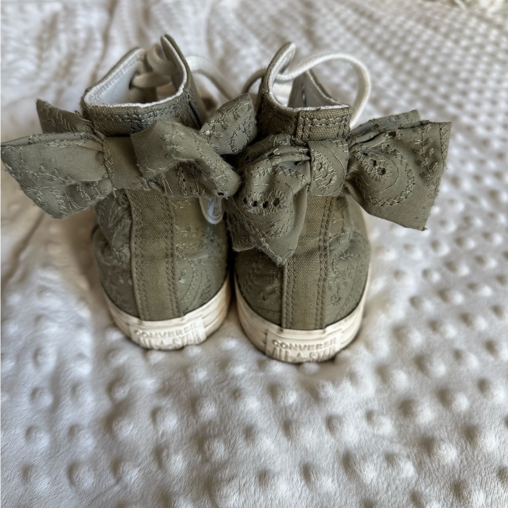 Converse Kids High-Top Sneakers - Olive with Bow